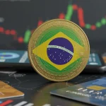 Moeda digital com bandeira do Brasil, cartões de crédito e smartphone, simbolizando o mercado de crédito em 2025 e empréstimos pessoais.